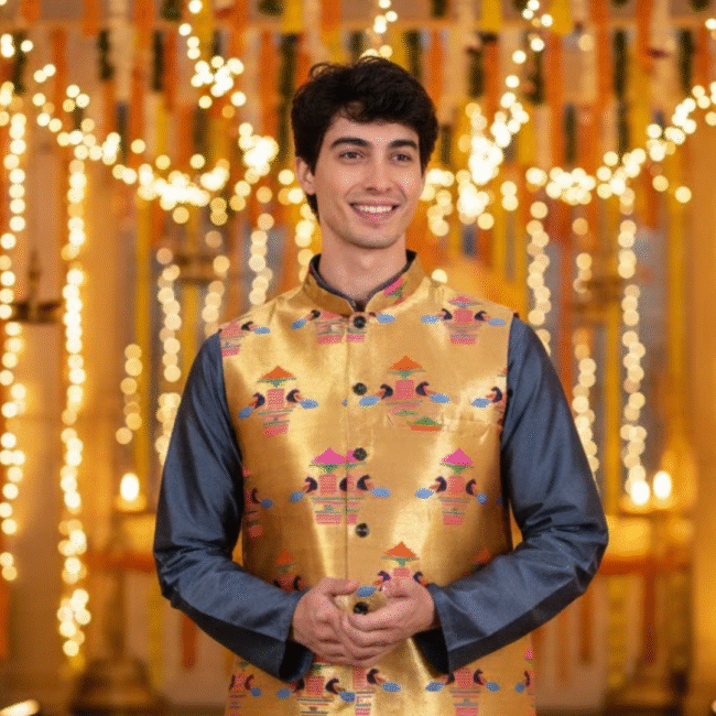 The Ultimate Style Guide to Wearing a Paithani Jacket for Men at Festivals